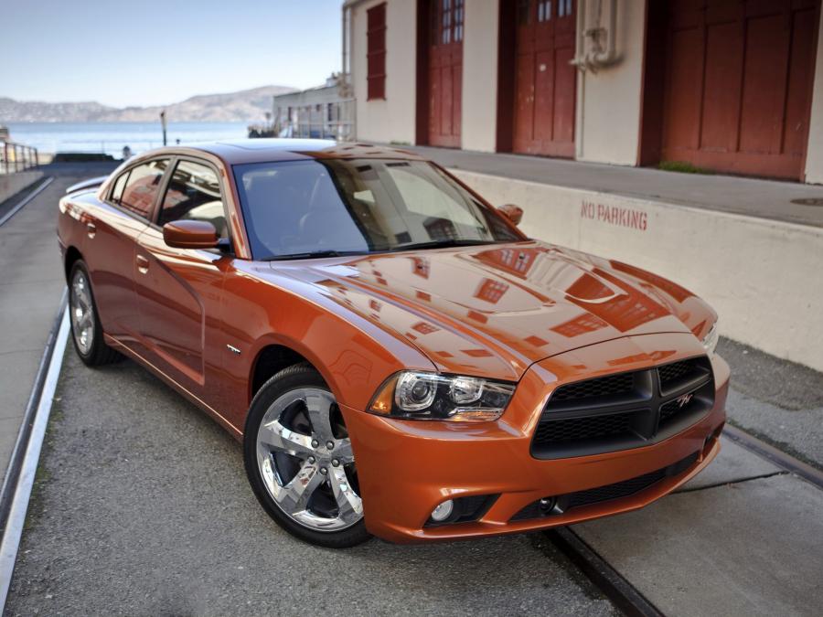  Dodge Charger R/T 2011 года  (фото 12 из 14)